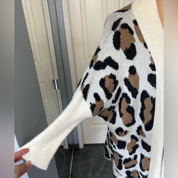 Leopard Animal Print Cozy Long Line Cardigan Sweater - Picture 3 of 8